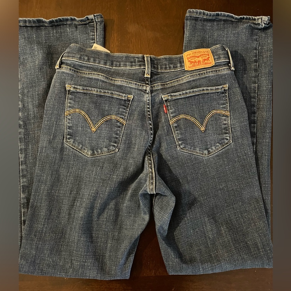 Levi’s size 6 classic boot cut jeans
